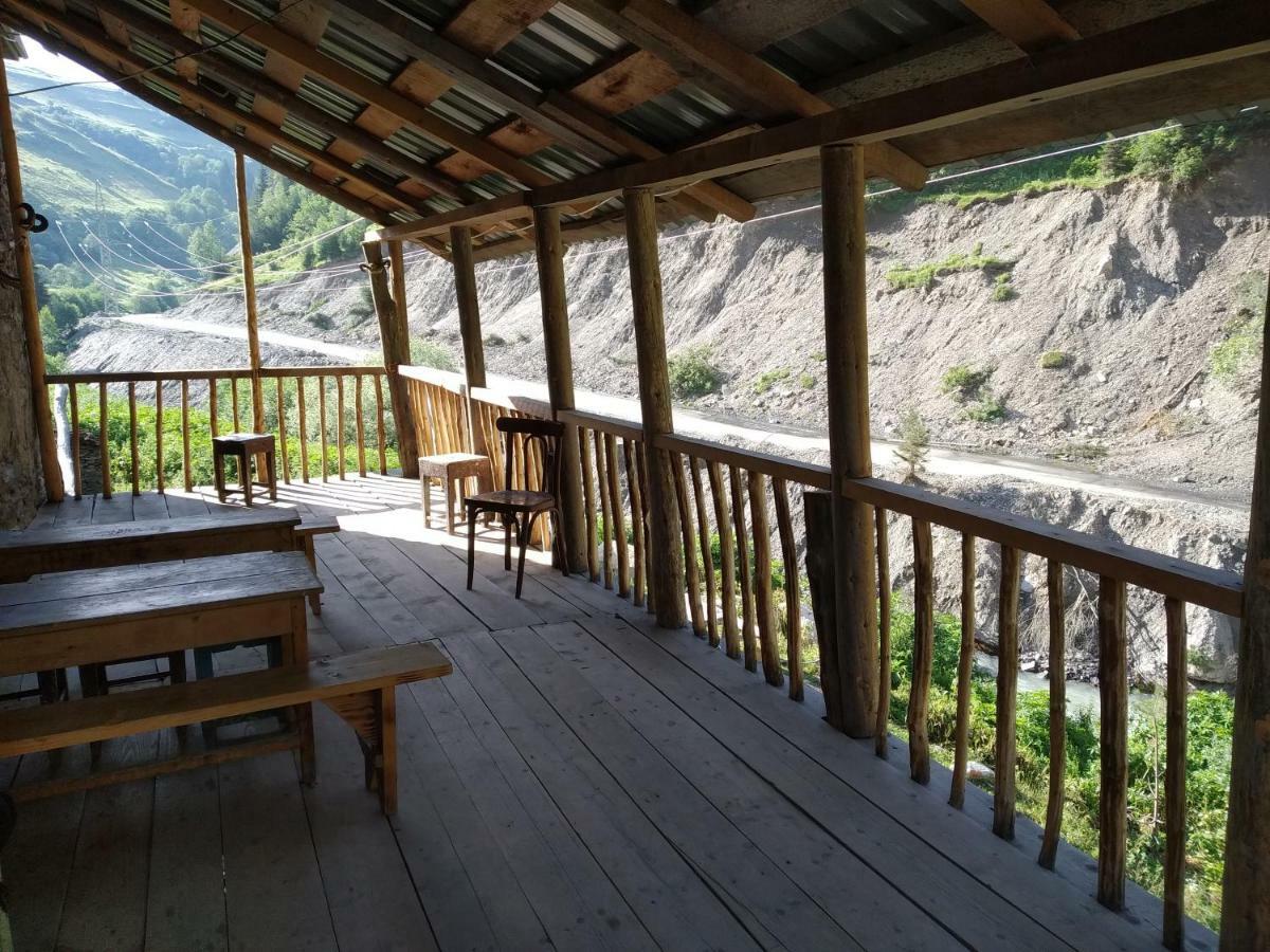Raul Lushnu Darbaz Bed and Breakfast Μέστια Εξωτερικό φωτογραφία