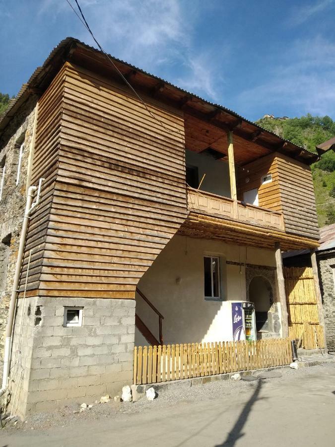 Raul Lushnu Darbaz Bed and Breakfast Μέστια Εξωτερικό φωτογραφία