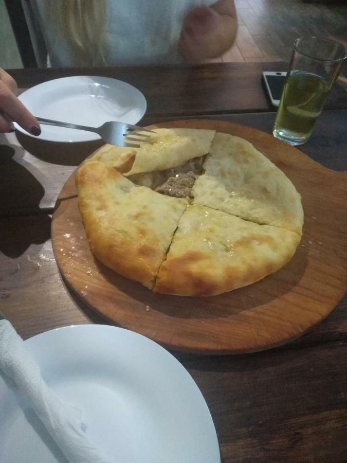 Raul Lushnu Darbaz Bed and Breakfast Μέστια Εξωτερικό φωτογραφία