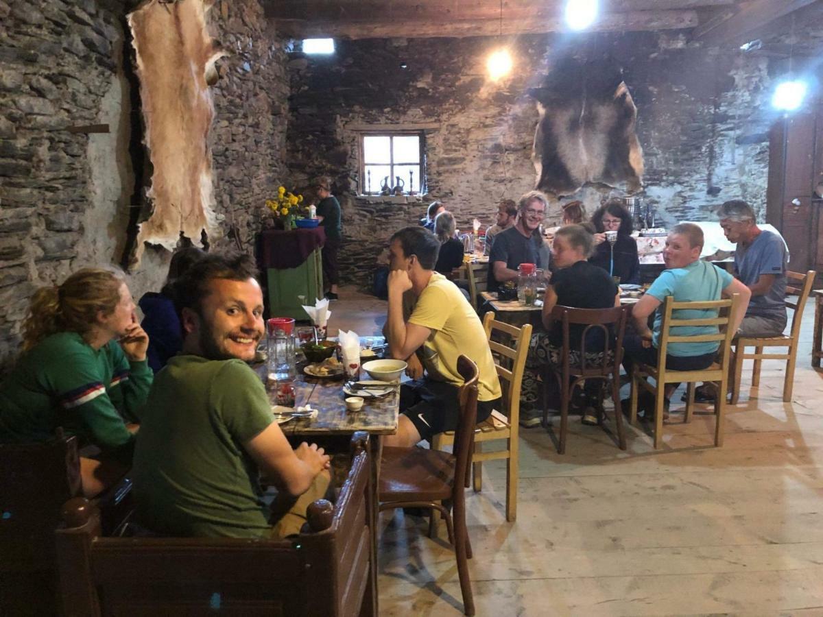 Raul Lushnu Darbaz Bed and Breakfast Μέστια Εξωτερικό φωτογραφία